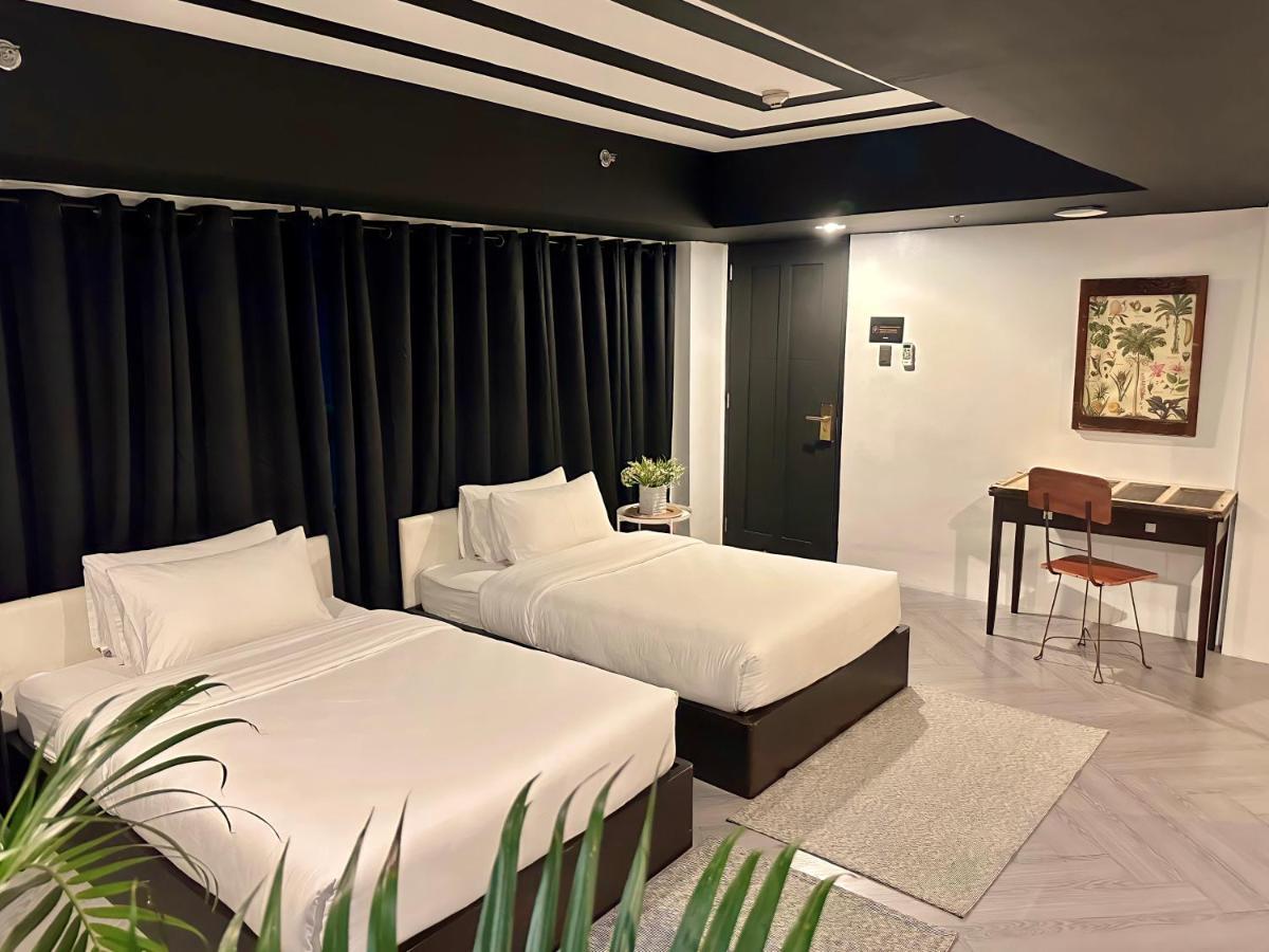 Havitat Boutique Hotel Makati City Exterior photo