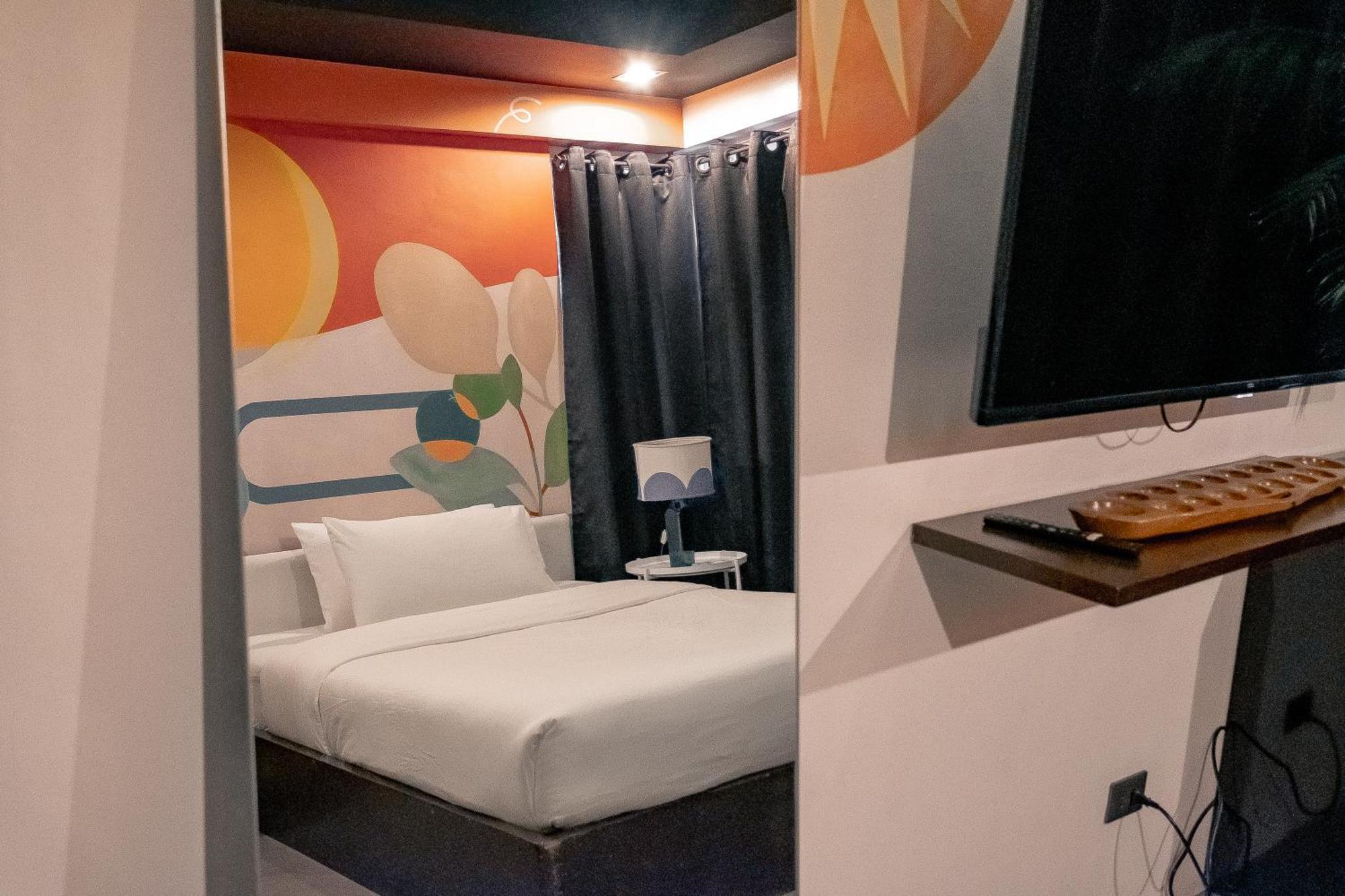 Havitat Boutique Hotel Makati City Exterior photo